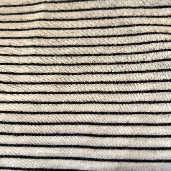 James Perse Scoop-Neck Three-Quarter Sleeve T-Shirt with Ruching Sz 1 - Picture 8 of 8